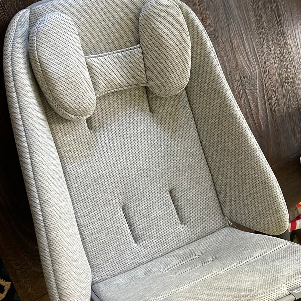 UPPAbaby vista infant seat insert snug seat